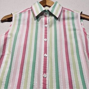 Like New 100% cotton seersucker, sleeveless blouse  Striped Size XS